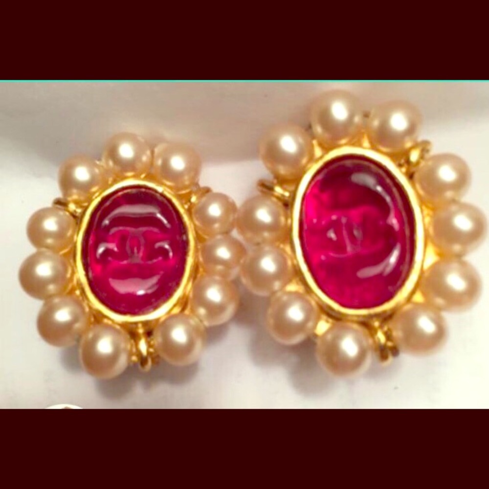 RARE VINTAGE CHANEL EARRINGS